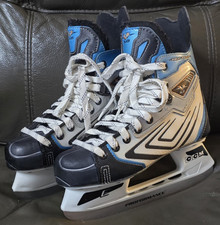 CCM VECTOR 3.0 ICE HOCKEY SKATES SIZE 4 D Blue Silver Grey VERY CLEAN