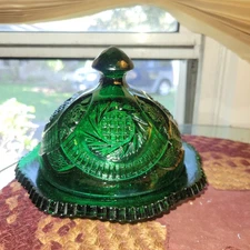 Vintage L E Smith Gass Emerald Green  Starburst Butter Dish Sawtooth Rim Domed