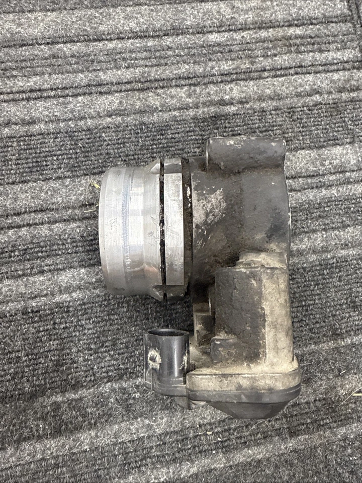 2011-2017 FORD F350SD Throttle Body Valve Assy. BC3Q-9F991-DA OEM - Image 2 of 4