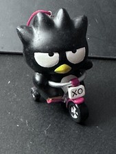 Sanrio Badtz Maru Árbol de Navidad Día de San Valentín Adorno Hello Kitty Bicicleta