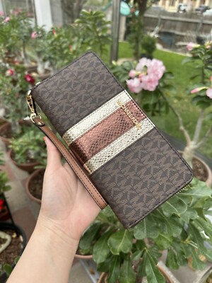 Michael Kors Jet Set Travel Leather Large Continental Wristlet wallet Brown 