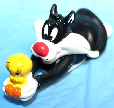 RARE PULL BACK ACTION SYLVESTER THE CAT & TWEEDY 4'' LONG CARL'S JR DATED 1998