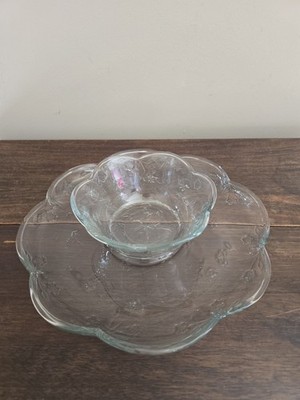 Anchor Hocking Savannah 2pc Clear Embossed Floral Scalloped Edge Chip & Dip Set