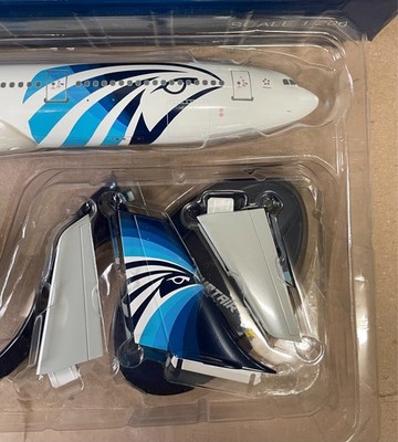 希少　Hogan EgyptAir A330-300 / 1:200　未使用品 1/200 EGYPTAIR Airbus A330-300 Lysia Aero le plane | eBay