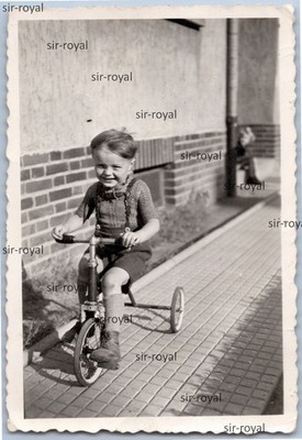 Laughing Boy on Tricycle - Brunswick - Photo 6x9cm