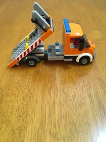 LEGO CITY 60017 FLATBED TRUCK 100% Complete w/correct mini figs & accessories