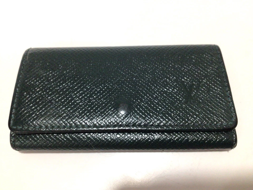 LOUIS VUITTON PARIS Cuero Taiga Verde LLAVERO / ESTUCHE LLAVERO / CÓDIGO CA0937 Foto 2 de 4