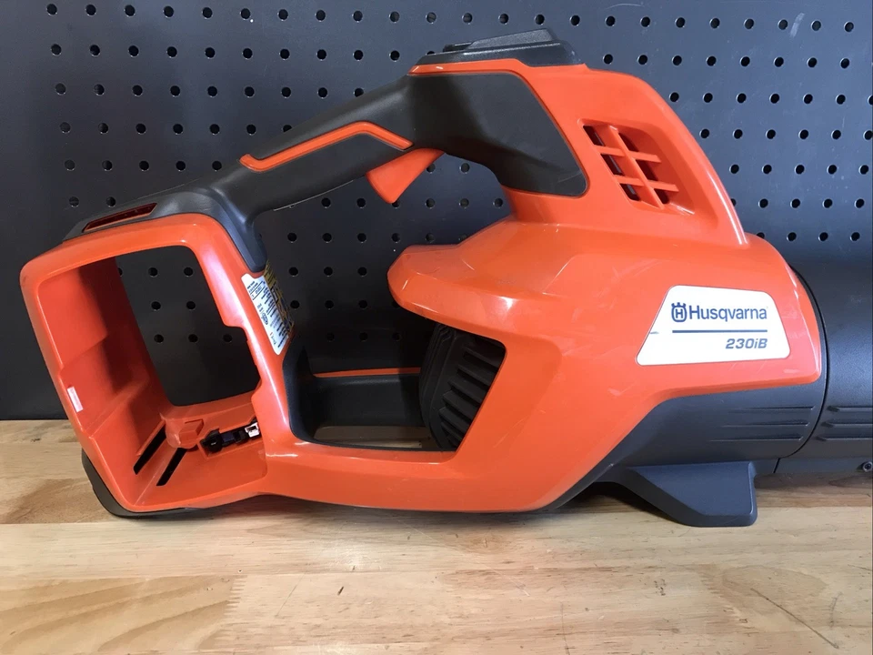 Soplador de hojas portátil Husqvarna 40V 230iB (sin batería ni cargador) Foto 2 de 4