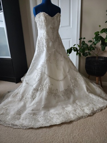 Wedding Dress-Sottero and Midgley-Sz.18-Ivory Pweter Accent - Picture 3 of 24