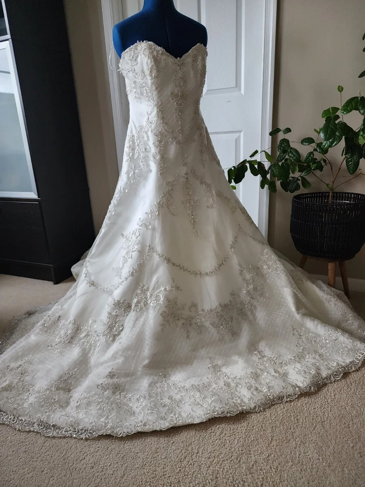 Wedding Dress-Sottero and Midgley-Sz.18-Ivory Pweter Accent - Image 3 of 4