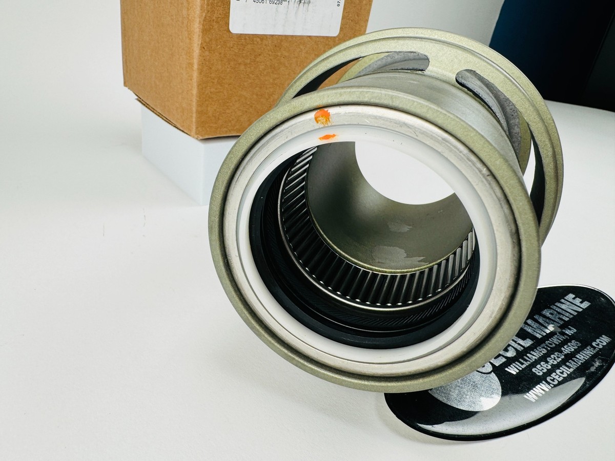 MERCRUISER Bearing Carrier 8M0103477 8M0103477 only 183,99 € | SVB MERCRUISER Bearing Carrier 8M0103477 8M0103477 only 183,99 € | SVB
