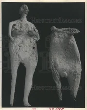 1967 Press Photo Man and Woman Sculptures by Hollis Holbrooks - RSH53615