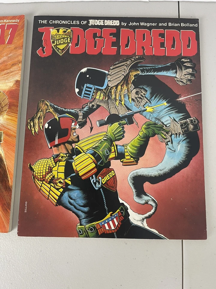 Libro Judge Dredd 17 TP por John Wagner - Titan Books 1987 - I am The Law, 2 libros Foto 3 de 4
