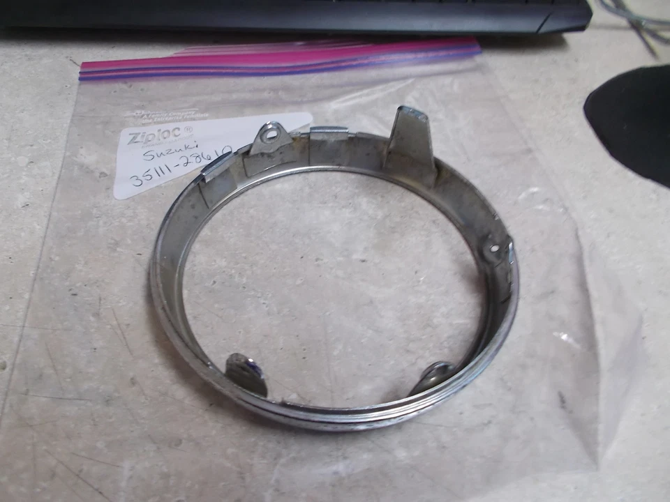 Llanta de faro original Suzuki 1972-1977 RV90 TC125 TC185 TS100 35111-28610 Foto 2 de 4