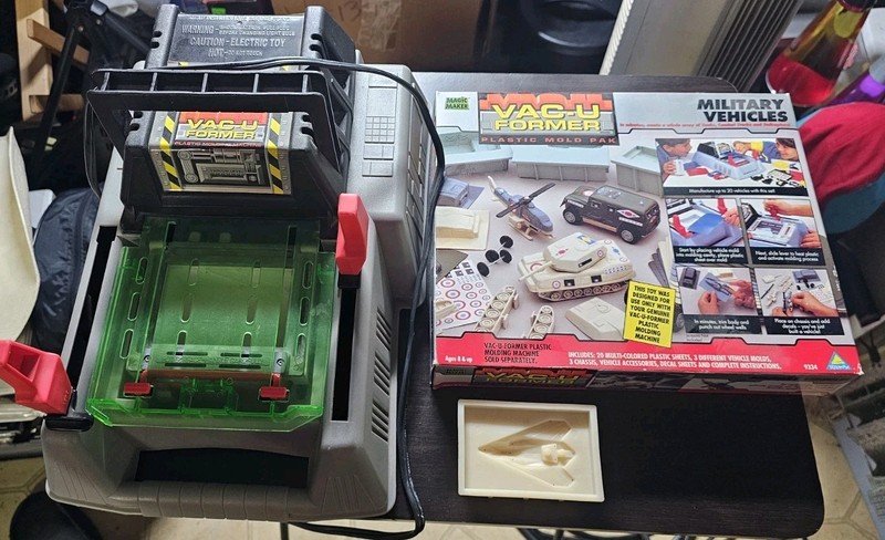 1993 Toymax Vac-U-Former Magic Maker 9388 and Military Vehicles 9334 cars