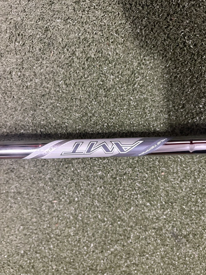 Cuña Titleist T250 2025 48* AMT plateada rígida  Foto 2 de 4