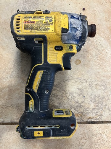 Dewalt DCF887B 1/4" 3 Speed 20V XR Impact Driver For Parts Or Repair.10-18-c