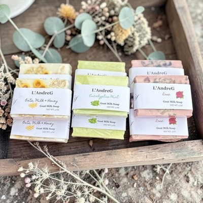 25 Handmade Soap Favors Bulk Set   Rustic Wedding Bridal Shower Party  Gifts