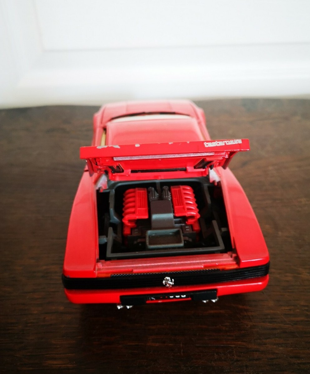Bburago - Ferrari Testarossa 1984 échelle 1/18°. Réf.3019 - Label Emmaüs