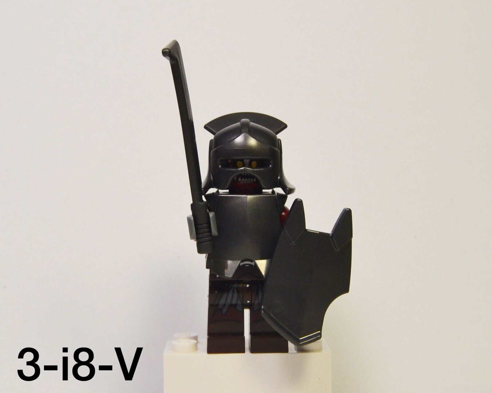 LEGO Lord of the Rings Uruk-hai Minifigure With Helmet Blade 