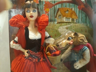 バービー人形　フィールドガイド　セカンドエディション Mattel Barbie Little Red Riding Hood and the Wolf Giftset Silver