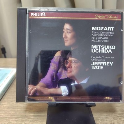 Mitsuko Uchida Mozart Piano Concertos No. 22 & 23 CD