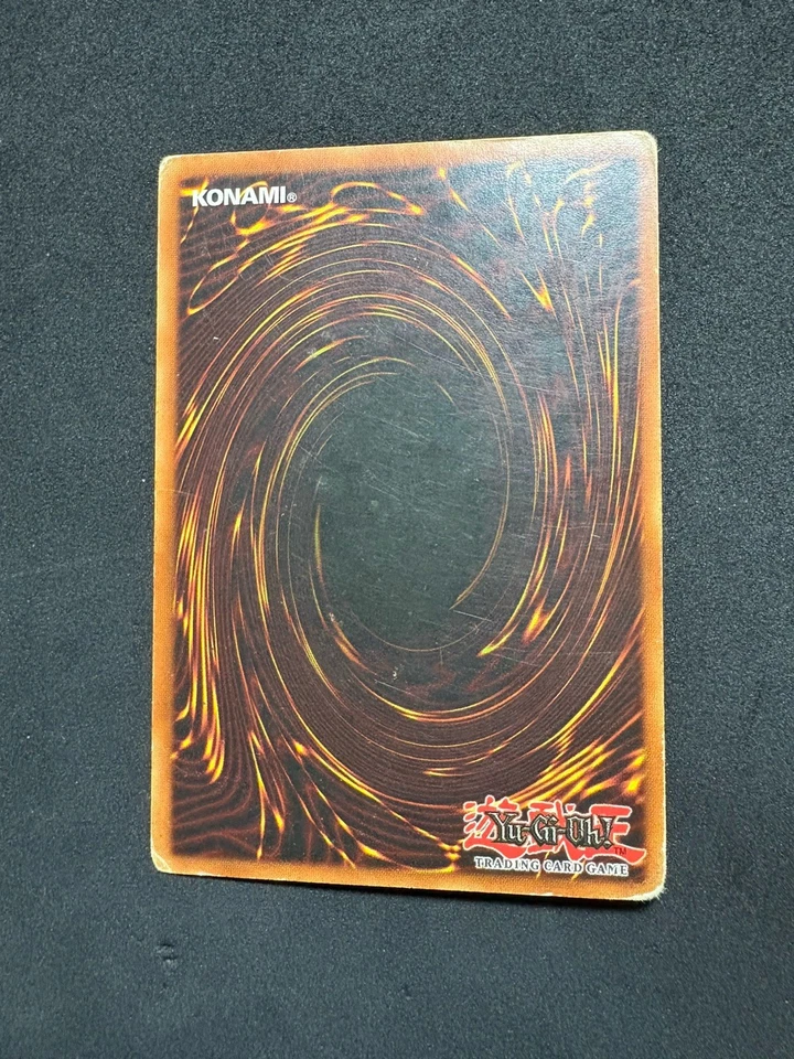 Yu-Gi-Oh! Glossy Unlimited Blue-Eyes White Dragon SDK-001 DAMAGED - Image 3 of 4