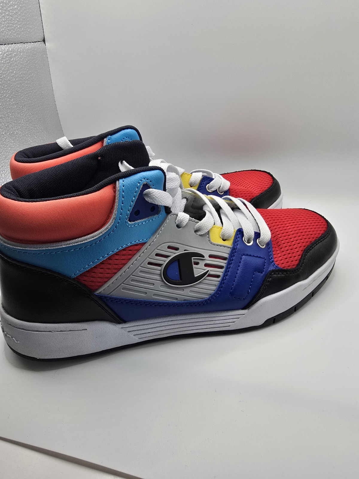 Red Blue Black White Yellow Gray