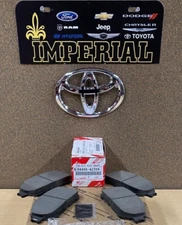 2004-2008 TOYOTA SOLARA GENUINE TCMC FRONT BRAKE PAD SET 04465AZ204