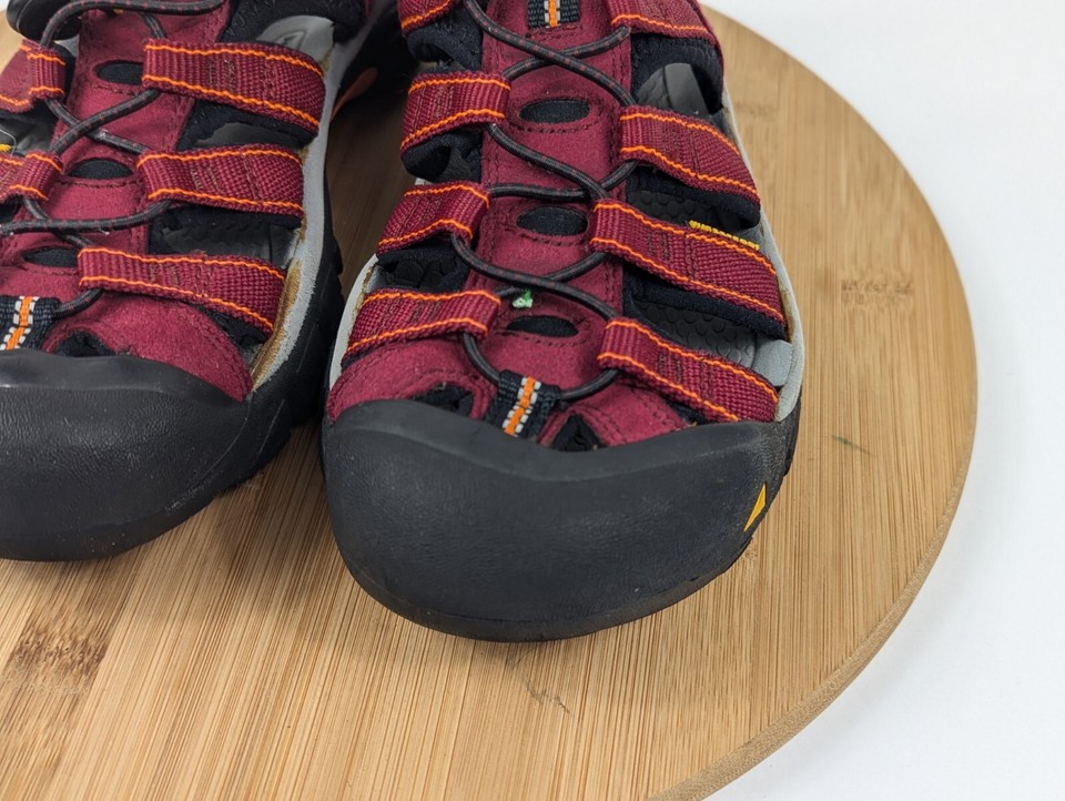 Keen Hiking Sandals Red Newport H2 Strappy Cap Toe Womens Size 8.5