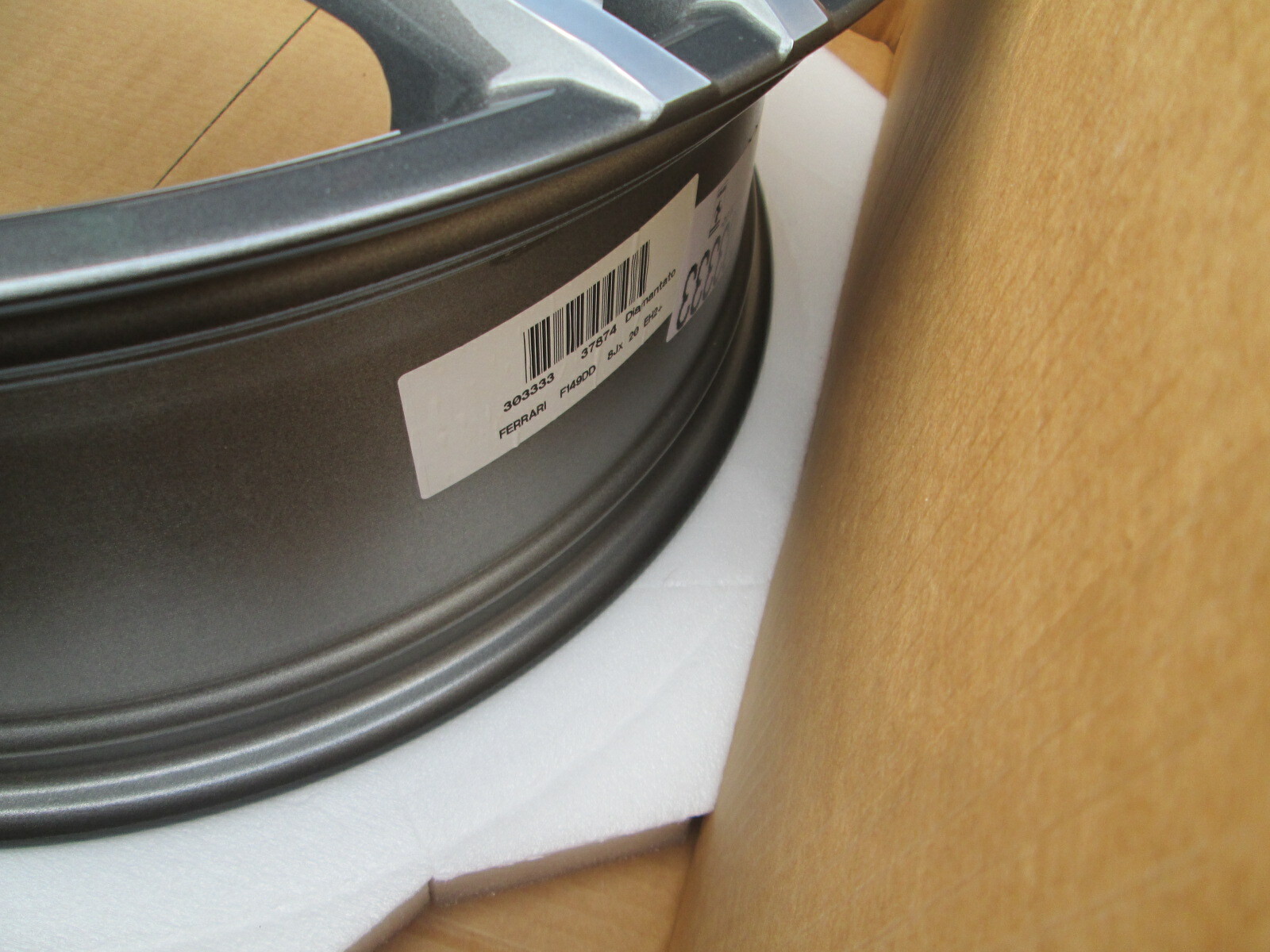 Ferrari California T   Wheel / Rim Set # 303333,  303335 8x20 Frnt -10x20 Rear