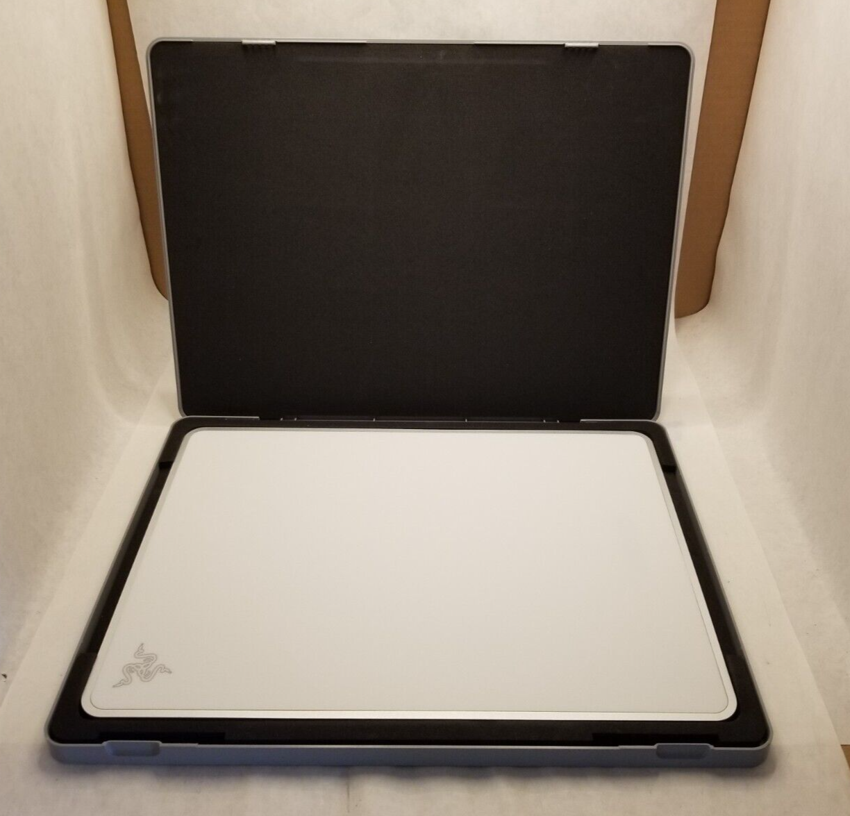 Razer Invicta Mercury Dual-Sized Gaming Mouse Pad RZ02-00860200-R3M1 EUC
