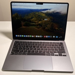 Apple MacBook Air 2022 13,6 Zoll M2 256GB 16GB Space Grau - Grade A 100% Akku