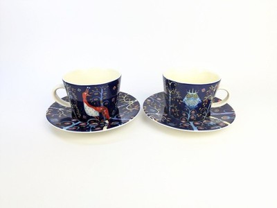 Zwei iittala Finland Blue Taika Tassen + Untertassen. Klaus Haapaniemi/Heikki Orvola