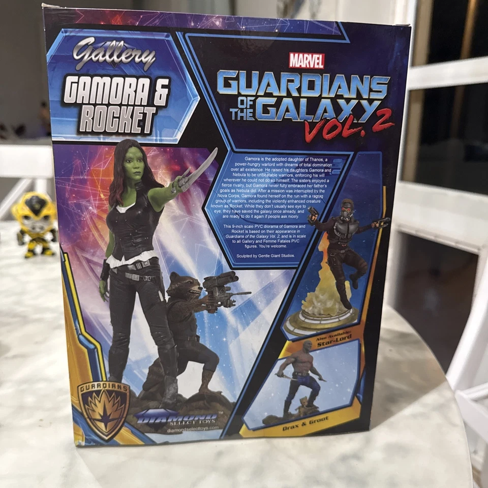 Diamond Select Gallery Estatua Guardianes de la Galaxia 2 Gamora y Cohete MCU Foto 3 de 4