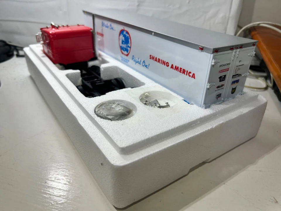 First Gear Die Cast 1953 Kenworth "Bull-Nose" COE Tracrtor with Trailer NIB - Image 4 of 4