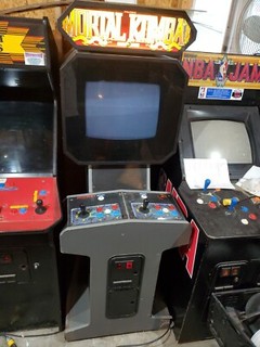 Mortal Kombat COIN-OP Arcade Video Game Xybots Cabinet.