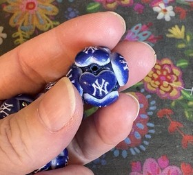 5 Pce NEW YORK Baseball Team Chunky Heart Acrylic Bubblegum Beads Rhinestones