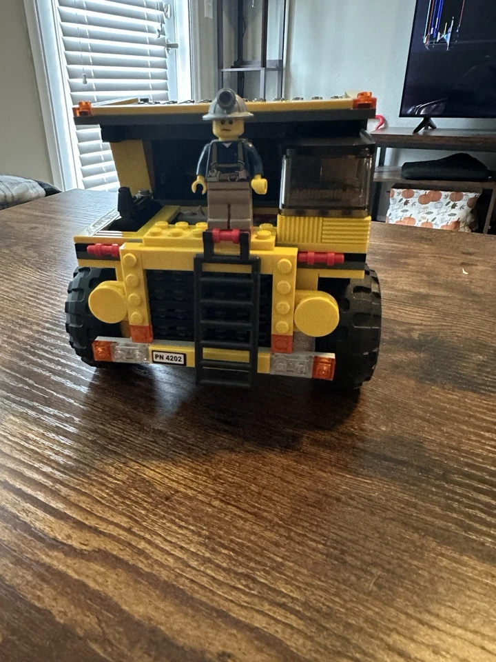 Lego City: 4202 Mining Truck and 4203 Excavator Transport. Read Description - Image 2 of 4