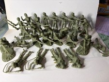Plastic Toy Soldier Figures Lot, 26x Figures