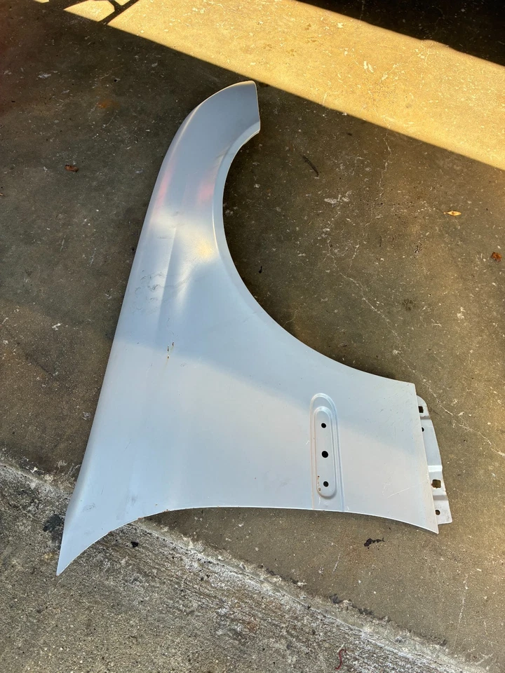 右前挡泥板底漆 01-05 梅赛德斯奔驰 W203 C230 C240 仅轿车 — 第 3/4 张图片