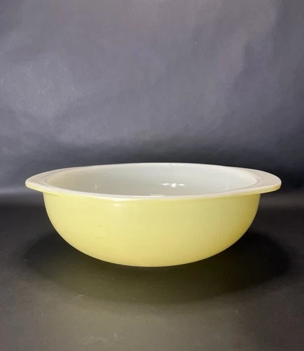 VTG Pyrex Light Yellow Casserole Dish 2 QT Mixing Bowl Round Glass Handles 024