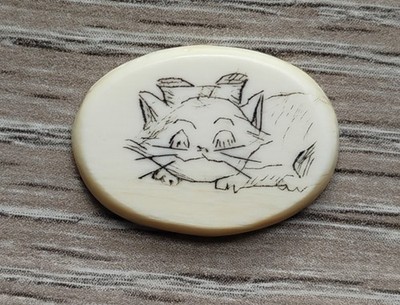 Vintage Scrimshaw Art Cabochon Kitty Cat Handcrafted By W.E.P. 20mm L USA