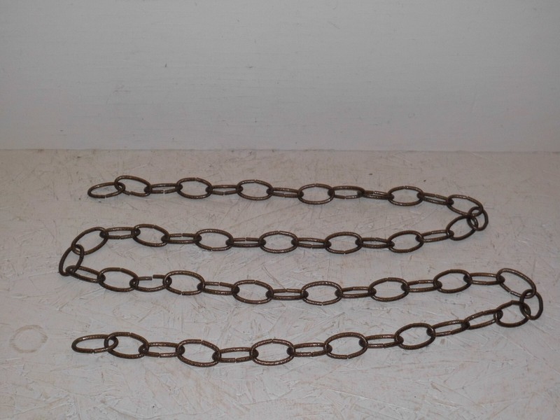 68" (5 2/3 ft.) of decorative light chain