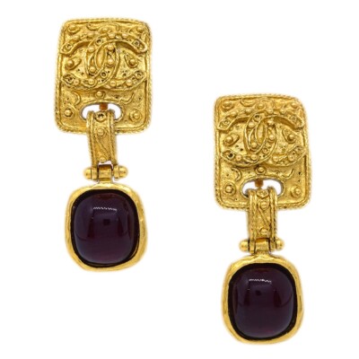 Chanel Gripoix Dangle Earrings Clip-On Gold 94A 113302