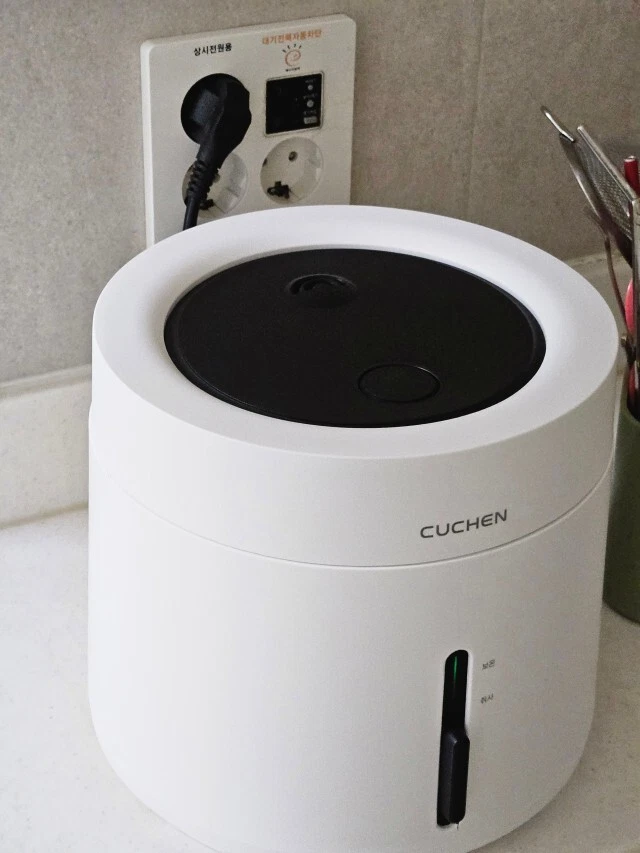 CUCHEN Electric Rice Cooker for 4 People Mini Rice Cooker CRE-D0401W / 220V
Opens in a new window or