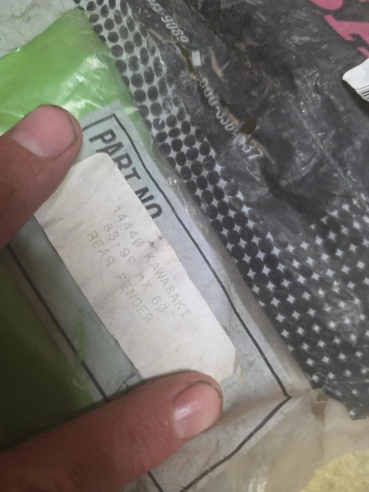 Kawasaki OEM KX60 1983-1998 переднее крыло новое из старых запасов - Изображение 3 из 4