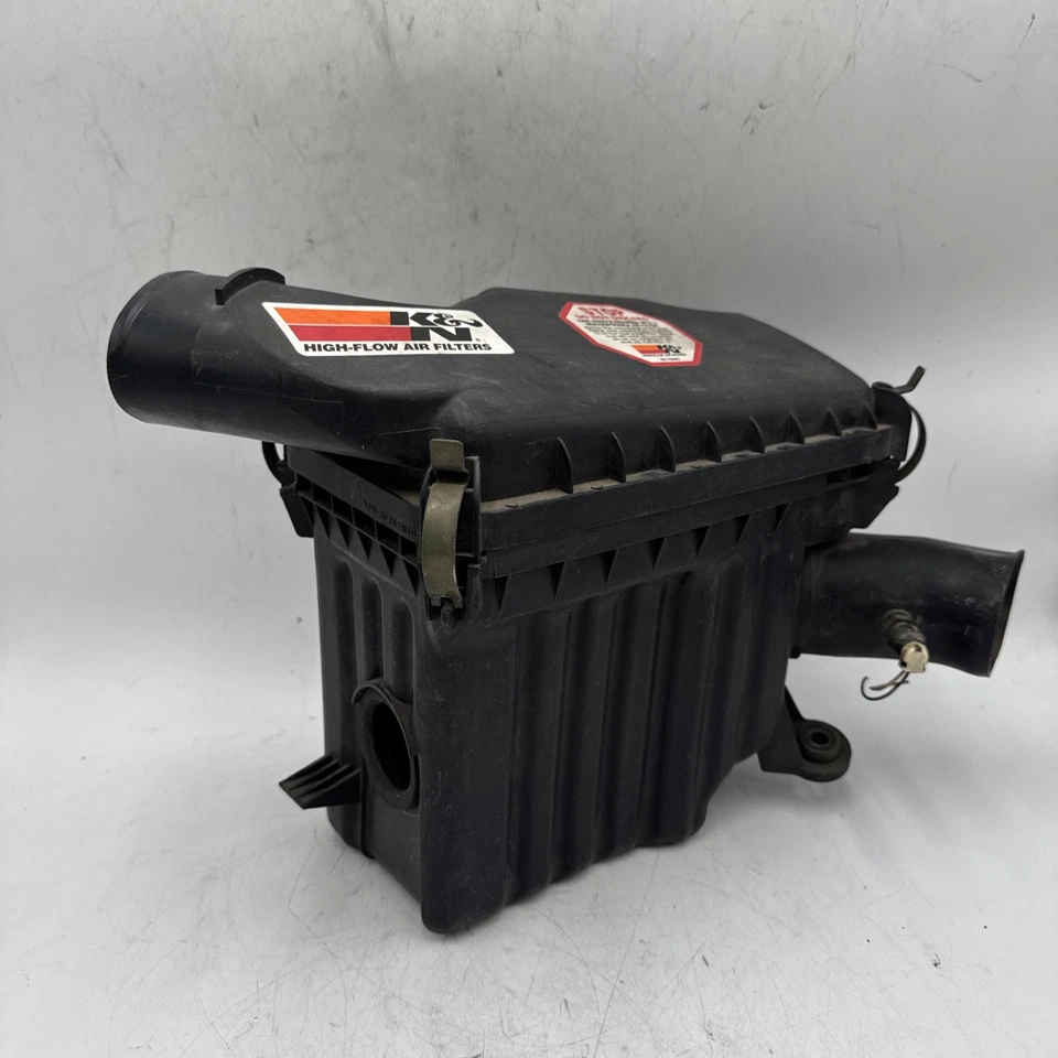 Saturn AURA XE 2008 caja de limpieza de admisión de aire OEM 21008301 Foto 2 de 4