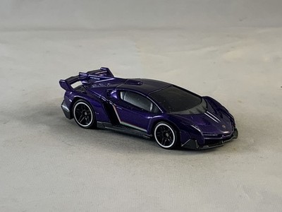Hot Wheels Lamborghini Veneno 2021	HW Exotics Purple PR5s