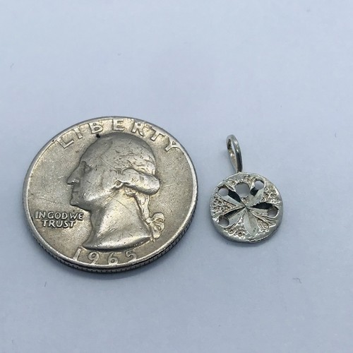 0.6g 925 STERLING SILVER MINI SAND DOLLAR MARKED PENDANT FINE JEWELRY - Picture 3 of 3